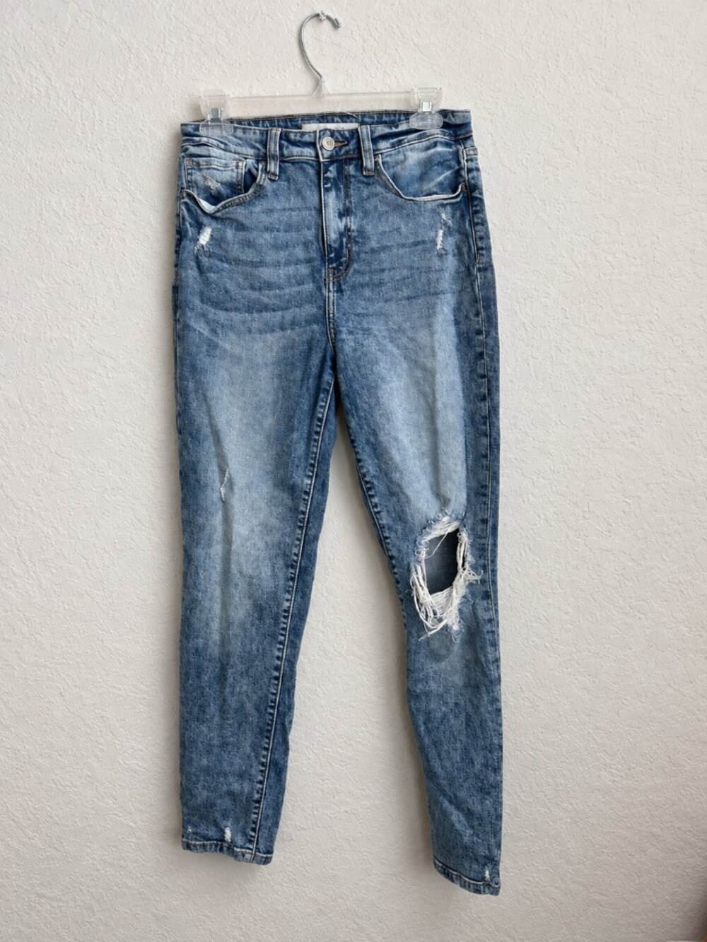 Willow + Root The Mom Fit Size 28 Distressed High Rise Jeans. (A)